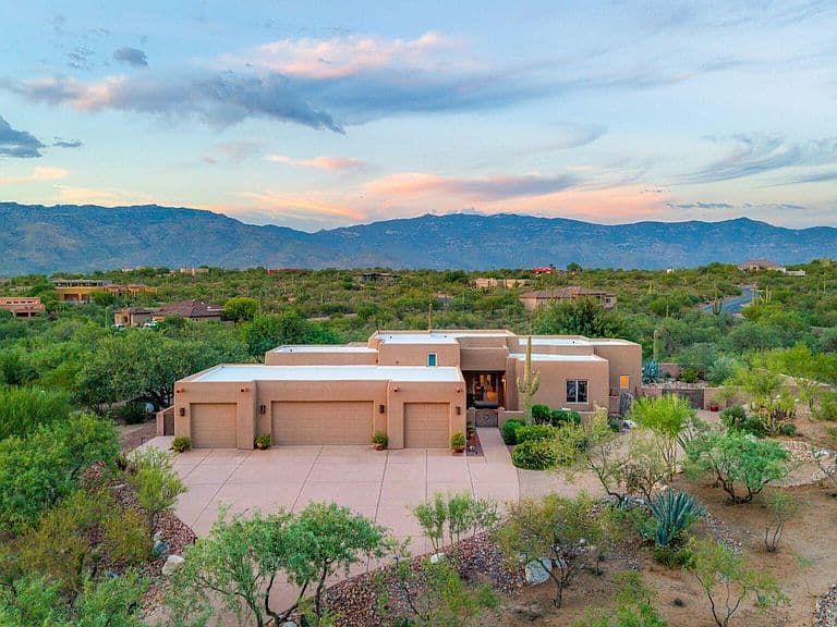 8701 E Tumbling H Ranch Pl photo 1