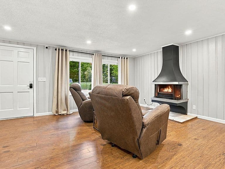 13 Rowell Drive photo 4