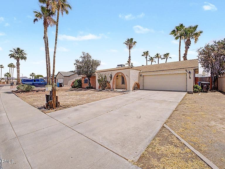 3817 W CHERYL Drive photo 2