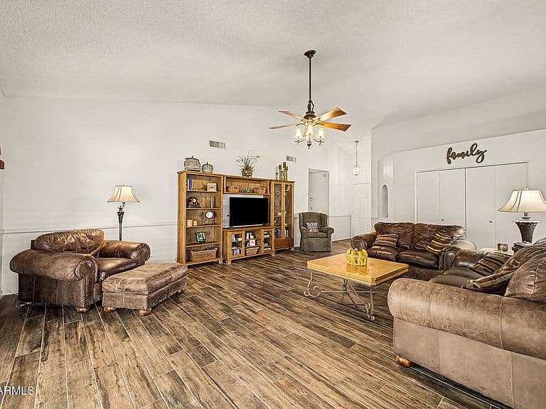 3053 E LOCKWOOD Street photo 2