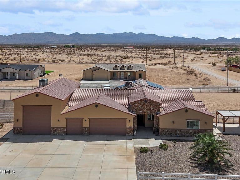 24039 W Cavedale Drive photo 1