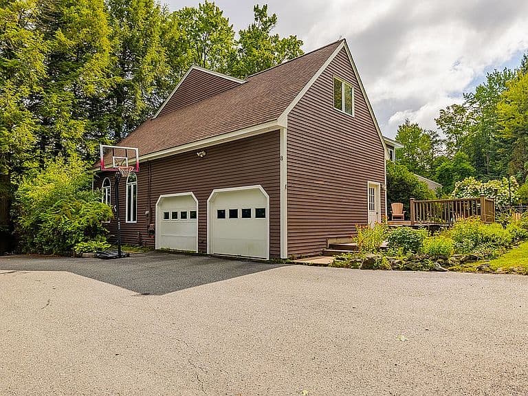 8 Wellington Cir photo 4