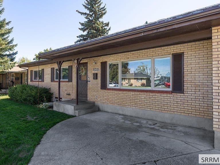 1132 Sahara St photo 3