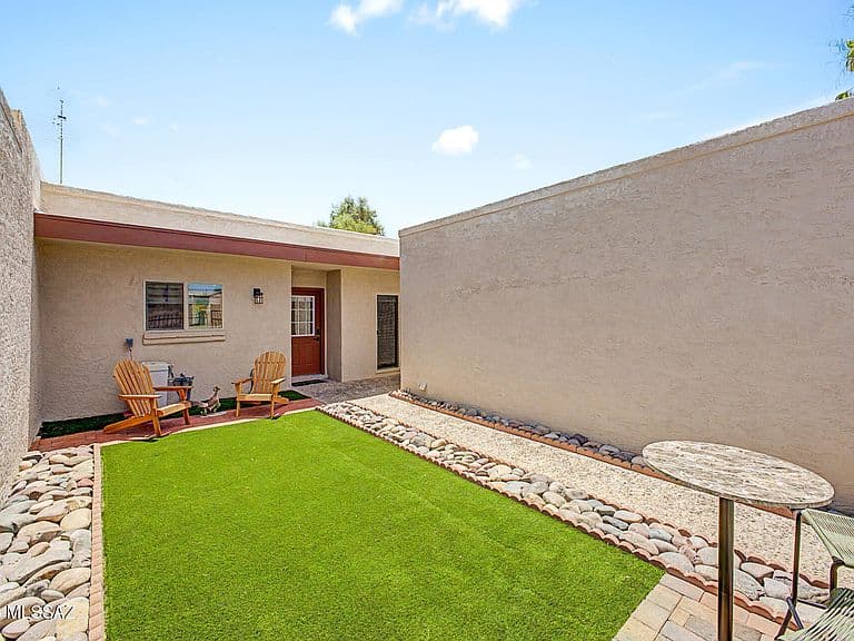 7332 N Las Quintas Dr photo 4