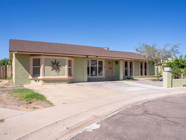 116 E SAGUARO Street photo 2