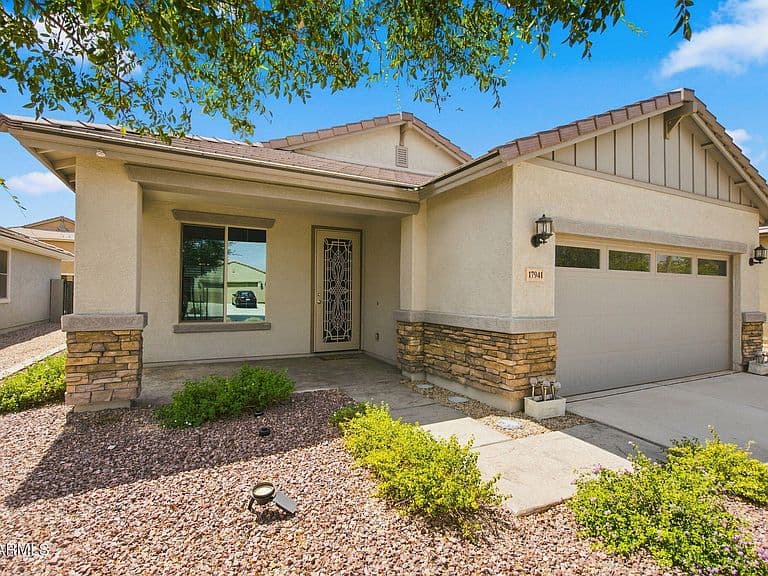 17941 W Tina Lane photo 2
