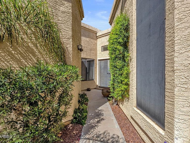 10620 E VOGEL Avenue photo 4