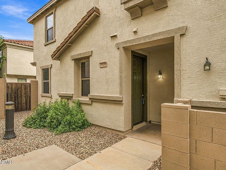 3034 E DONNER Drive photo 1