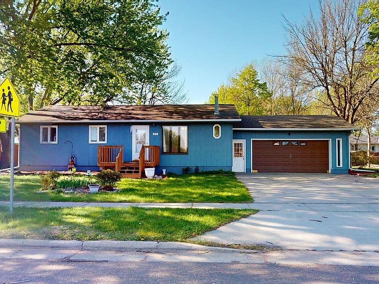 421 W Charish St photo 1