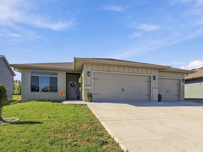 2809 S Lana Dr photo 1