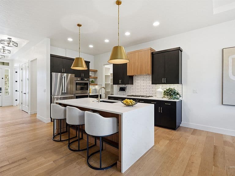 1160 N Seven Golds Pl photo 3