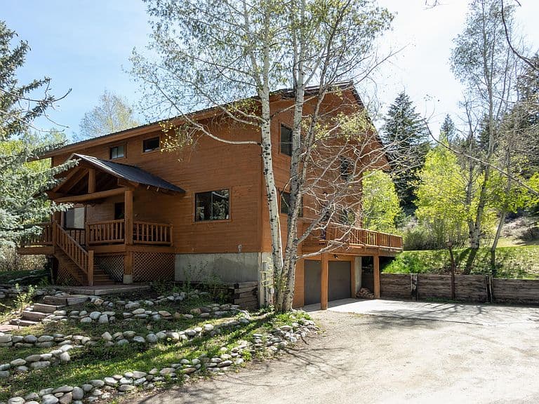 242 Timberline Rd photo 4