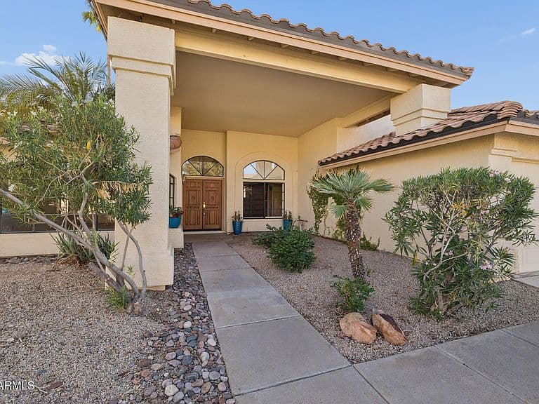 1047 W COAST Drive photo 1