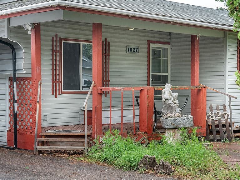 1827 9th Ave W photo 2