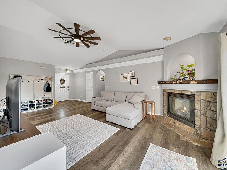 10115 Laramie Ln photo 3