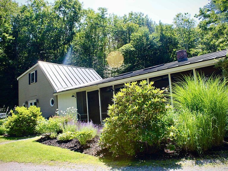 82 Fairgrounds Road photo 2