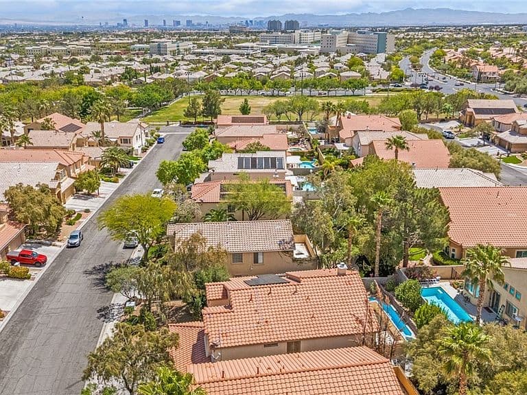 10425 Carmel Mountain Ave photo 4