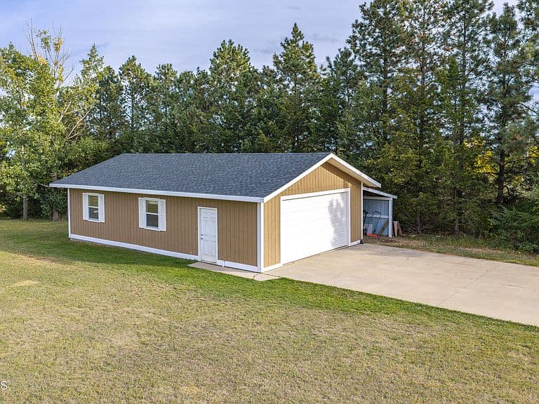 6505 Flickertail Dr photo 4