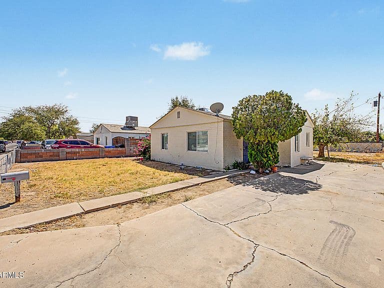 3209 W GARFIELD Street photo 5
