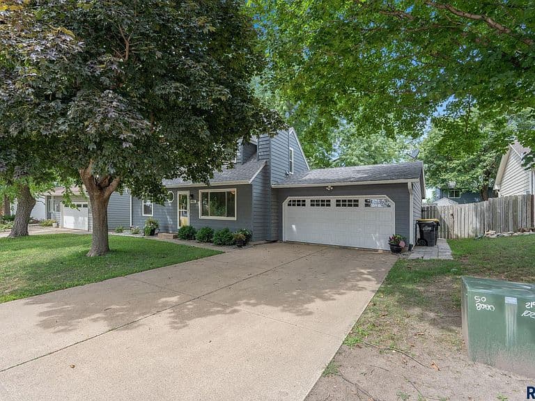 4416 E Oak St photo 5