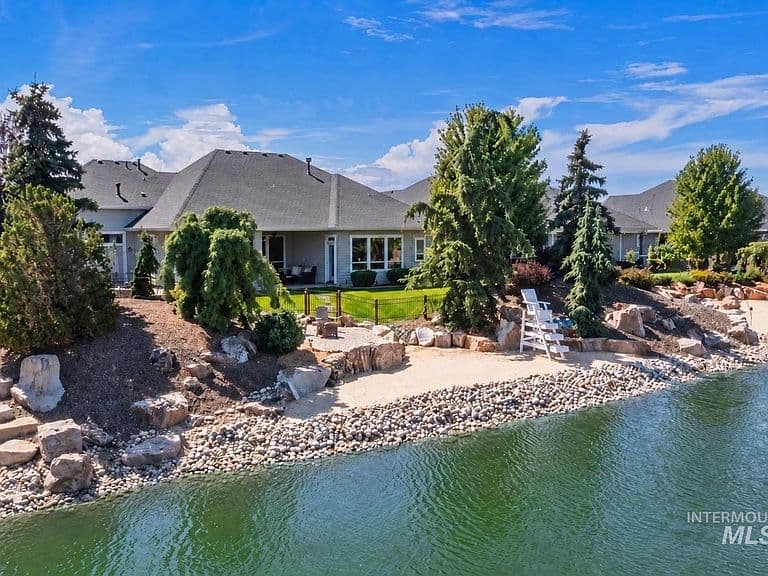 7390 W Corinthia St photo 3