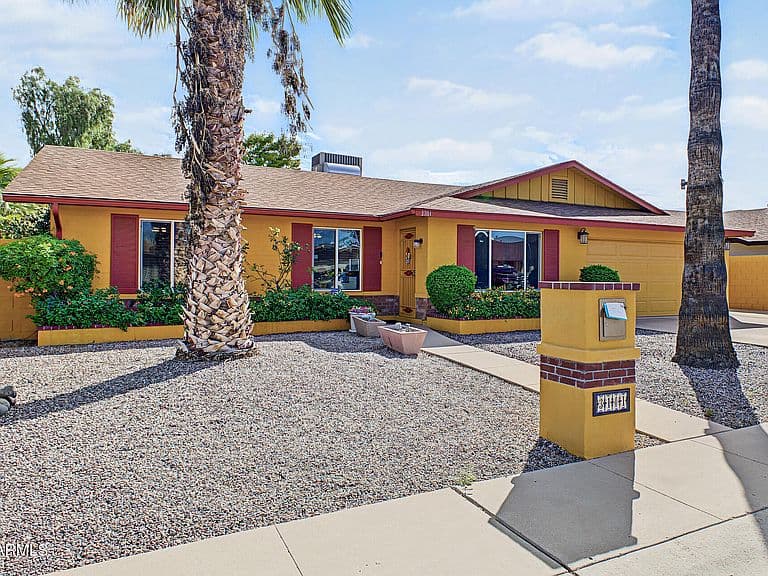 3101 W MESCAL Street photo 1