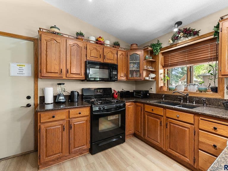 3525 S Matthew Dr photo 5
