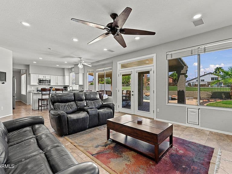 21103 N 63RD Drive photo 4