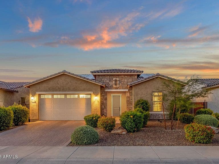 7444 W SPUR Drive photo 1