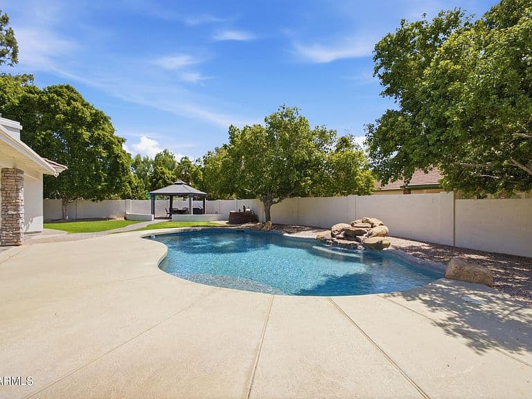 4451 E DESERT Lane photo 5