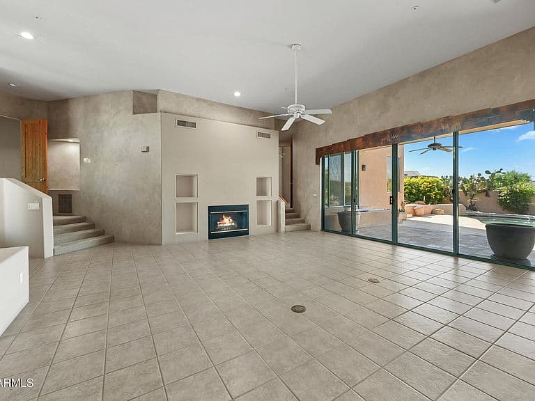 10877 E DALE Lane photo 4