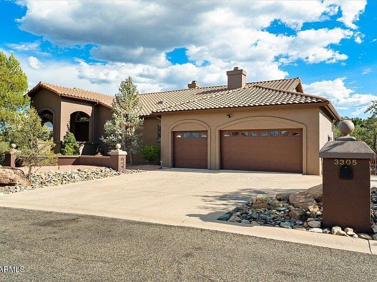3305 CHARLA Drive photo 3