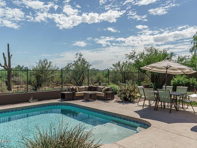 2743 W ADVENTURE Drive photo 1