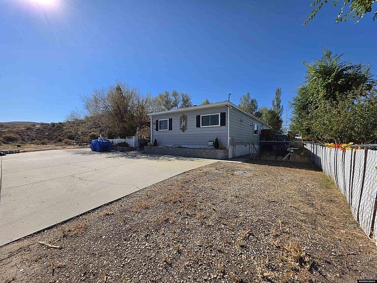 806 2nd Ave W photo 3