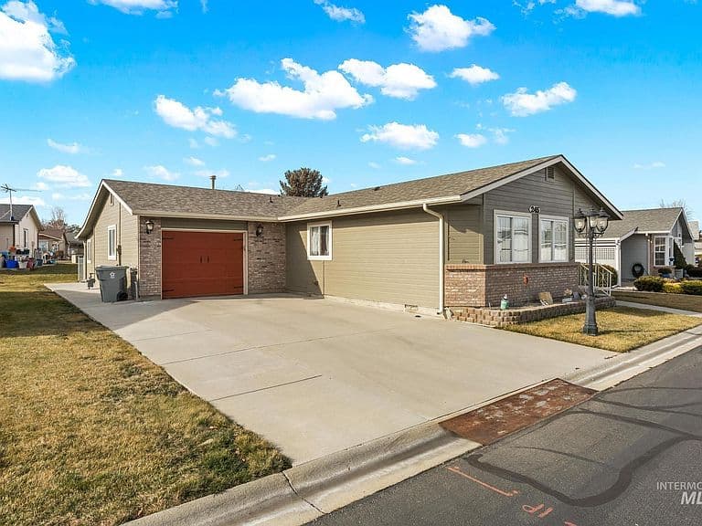 1100 Burnett Dr #245-A photo 3