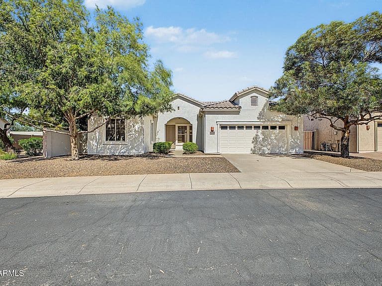 4902 E VILLA THERESA Drive photo 3