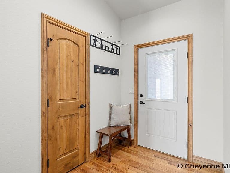 1777 E Mule Trl photo 2