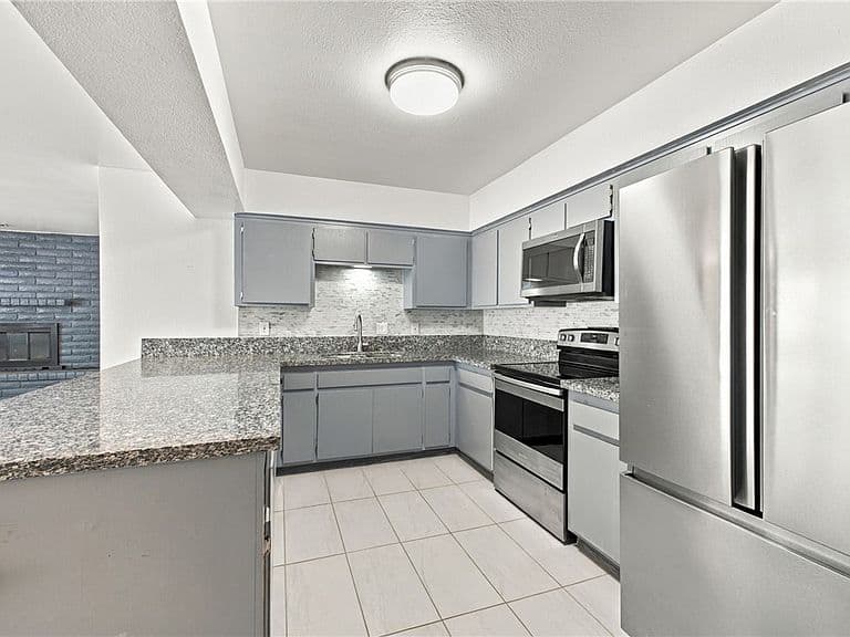 2696 Country Club Drive photo 5