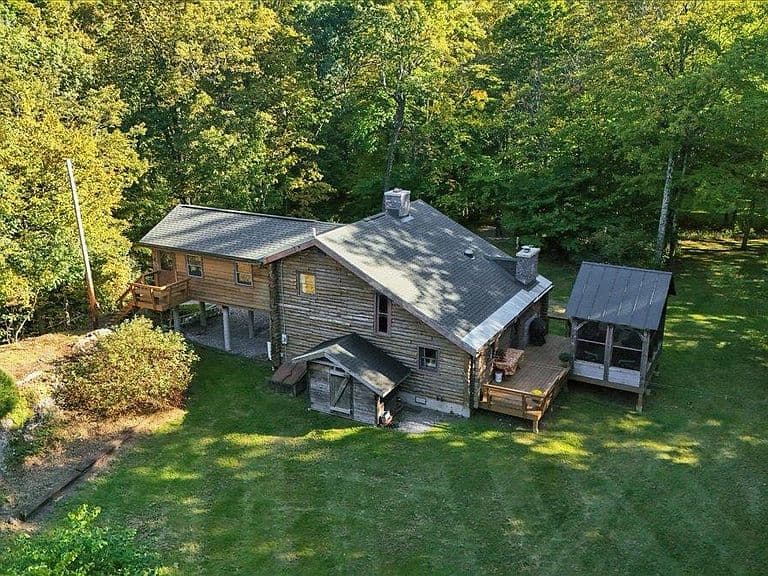 1318 Boro Hill Road photo 1