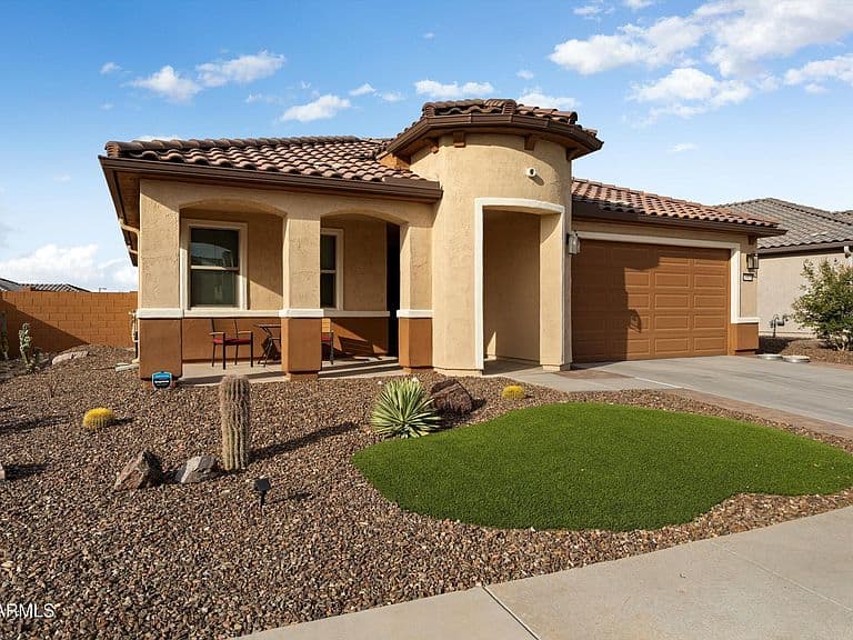 26820 W KERRY Lane photo 1