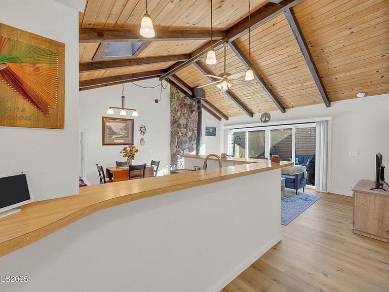 39 Granite Way photo 1