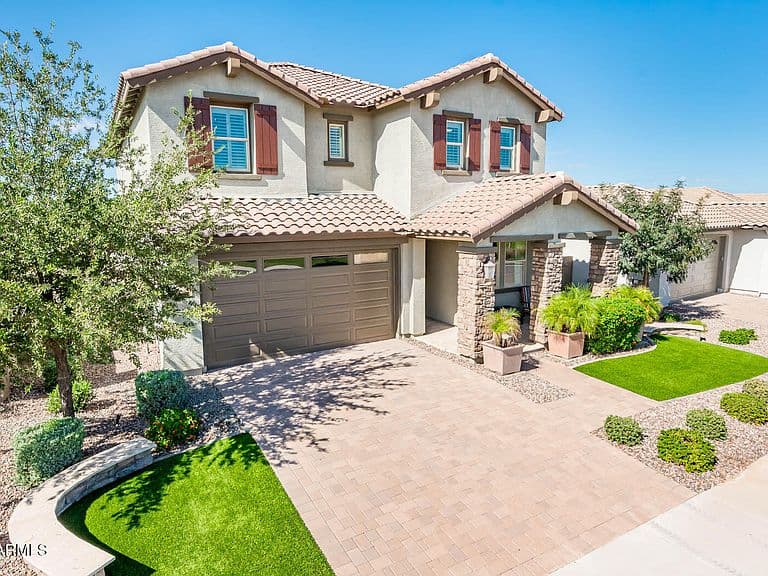 34762 N ARCADIA Drive photo 2
