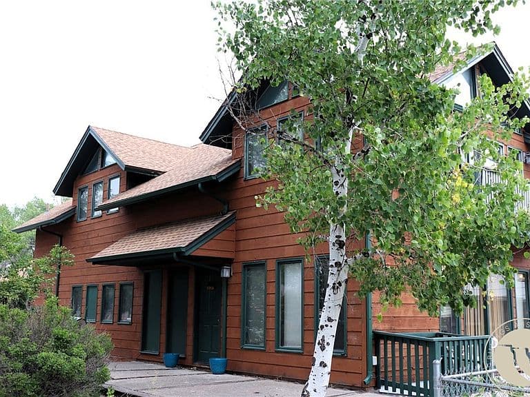 2321 Lewis Ave photo 3