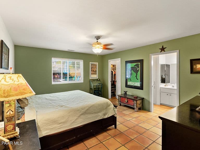 3250 Rose Ln photo 2