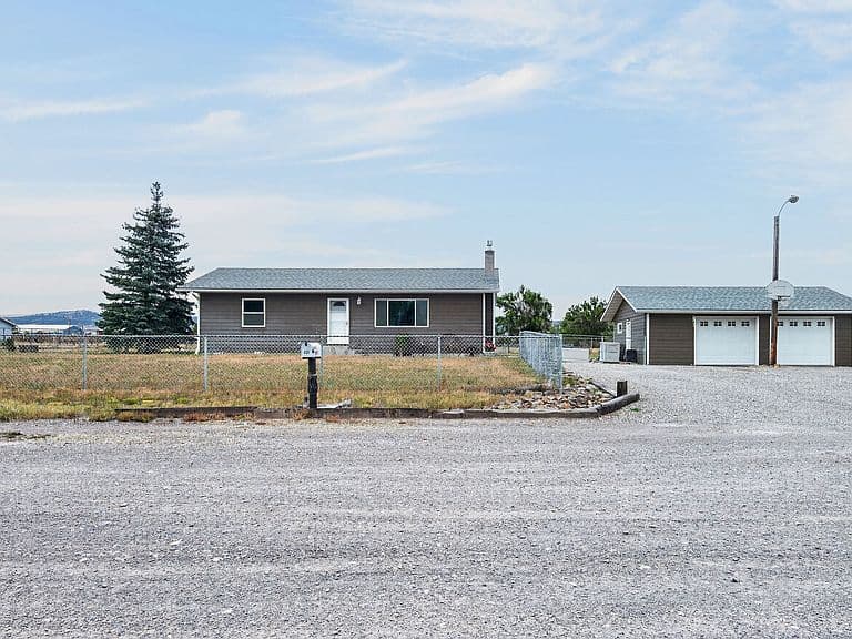 424 Cactus Rd photo 1