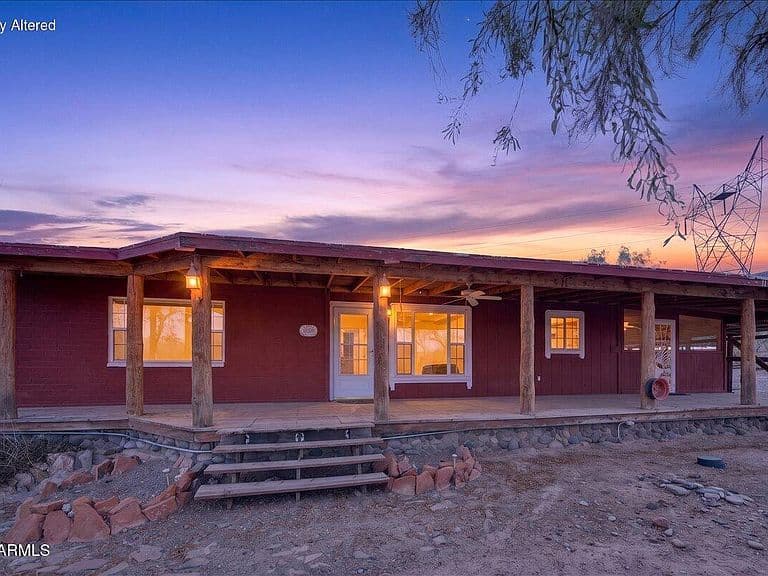 602 W CIRCLE MOUNTAIN Road photo 2