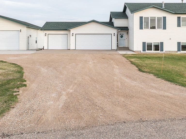 1001 Sunflower Dr photo 2