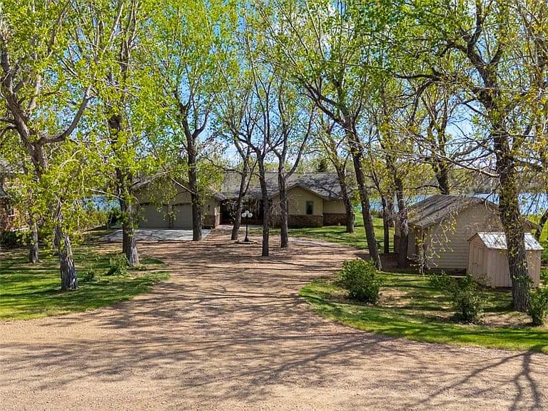 76 Idlewild Dr photo 5