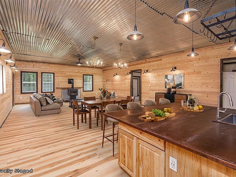 675 Griz Ln photo 1