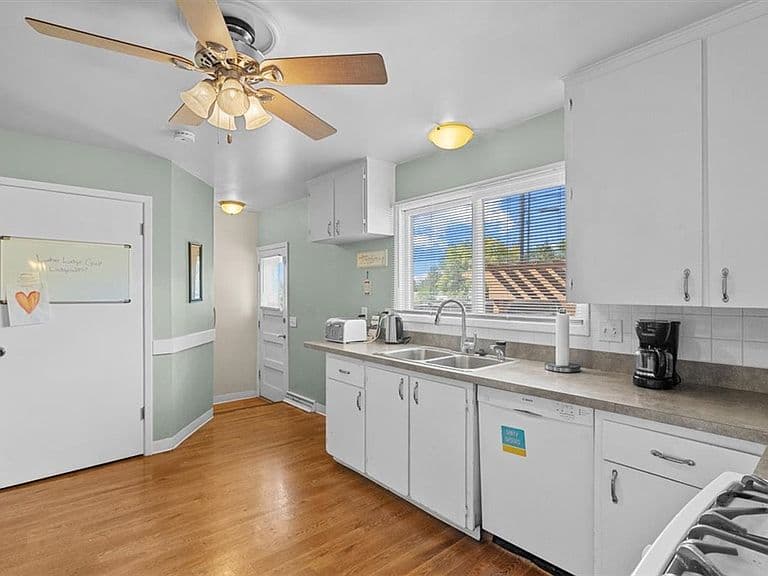 2902 Glenwood Ln photo 2